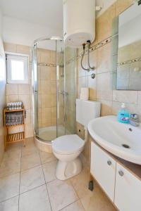 Fotografie z fotogalerie ubytování Seaside holiday house Razanac, Zadar - 13677 v destinaci Ražanac
