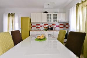 Fotografie z fotogalerie ubytování Seaside holiday house Razanac, Zadar - 13677 v destinaci Ražanac