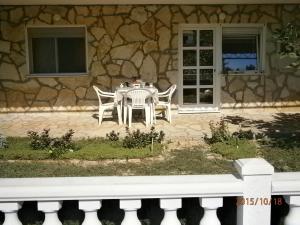 Vonkajšia záhrada v ubytovaní Apartments by the sea Cove Kalebova Luka, Rogoznica - 13712