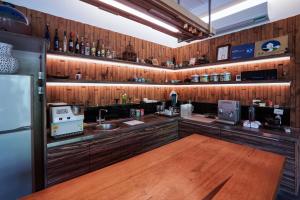 Una cocina o cocineta en 小鳥敲門 Bird Villa