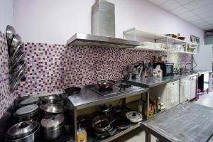 Una cocina o cocineta en 小鳥敲門 Bird Villa