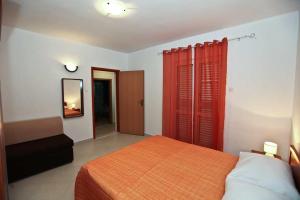 Posteľ alebo postele v izbe v ubytovaní Apartment Pakostane 14658a