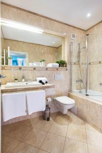 Un baño de Apartments and rooms with WiFi Zagreb - 14675