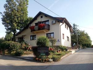Fotografie z fotogalerie ubytování Apartments and rooms with parking space Seliste Dreznicko, Plitvice - 14671 v destinaci Rakovica