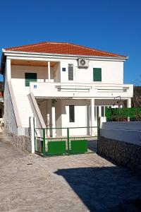 Fotografia z galérie ubytovania Seaside holiday house Vinisce, Trogir - 14704 v destinácii Vinišće