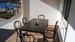 Fotografia z galérie ubytovania Seaside holiday house Vinisce, Trogir - 14704 v destinácii Vinišće