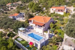 Πισίνα στο ή κοντά στο Seaside family friendly house with a swimming pool Karbuni, Korcula - 14776