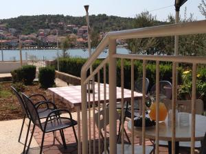 Fotografia z galérie ubytovania Apartments by the sea Trogir - 14988 v Trogiri