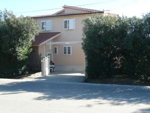 Fotografia z galérie ubytovania Apartments by the sea Trogir - 14988 v Trogiri
