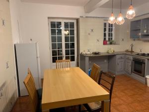 A cozinha ou cozinha compacta de Quinta Viela Principal