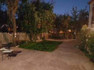 A garden outside La Casa de los Abuelos Valentín