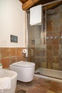 A bathroom at La Cantina Villa di campagna