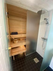 Salle de bains dans l'établissement Kurkse Lahe Modern Cabin