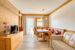 TV a/nebo společenská místnost v ubytování Appartement Hofmann