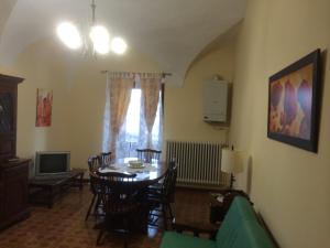 Zonă de luat masa în acest apartament