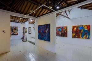 苏卡瓦提Rumah Paros & Gallery的相册照片