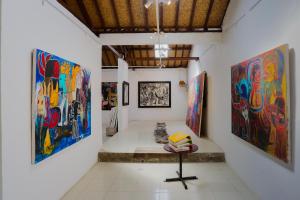 苏卡瓦提Rumah Paros & Gallery的相册照片