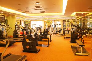 Fitness centrum a/nebo fitness zařízení v ubytování Air China Boyue Beijing Hotel