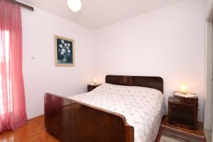 Postel nebo postele na pokoji v ubytování Double Room Hvar 141b