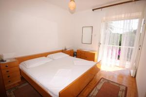 Posteľ alebo postele v izbe v ubytovaní Apartments and rooms by the sea Hvar - 141