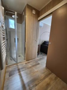 Bilik mandi di Le lodge des chênes +37 gambar