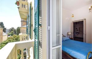 Een balkon of terras bij 3 Bedroom Nice Apartment In Nervi