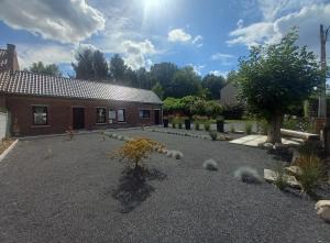 Budova, kde se apartmán nachází + 14 fotografií
