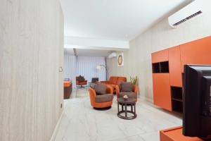 Posezení v ubytování Bel Air Crest Hotel & Suites