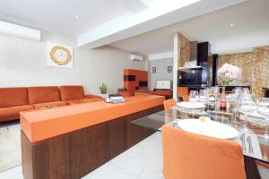 Posezení v ubytování Bel Air Crest Hotel & Suites