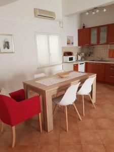 Η κουζίνα ή μικρή κουζίνα στο Apartments by the sea Racisce, Korcula - 151 +21 φωτογραφίες