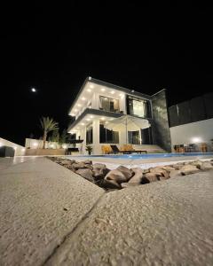 Gallery image of Follow Sea Villa in Sowayma