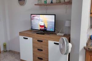 TV a/nebo společenská místnost v ubytování Bungalow Manuela en Santa Pola
