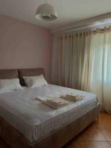 Letto o letti in una camera di Apartment in Skanderbeg Square - Tirana Center 1