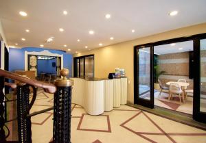 Vstupní hala nebo recepce v ubytování Brana by Bernalo Hotels + 37 fotografií