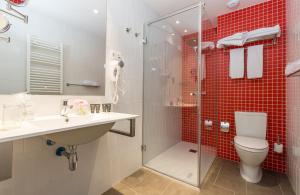 Ein Badezimmer in der Unterkunft Leonardo Boutique Hotel Barcelona Sagrada Familia