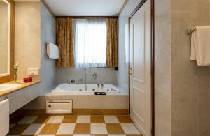 Koupelna v ubytování Leonardo Hotel Milan City Center