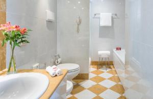 Koupelna v ubytování Leonardo Hotel Milan City Center