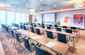 Der Geschäftsbereich oder Konferenzraum in der Unterkunft Leonardo Hotel Munich City South