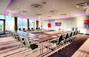 Der Geschäftsbereich oder Konferenzraum in der Unterkunft Leonardo Hotel Munich City South