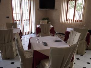 A restaurant or other place to eat at Hotel Barbieri