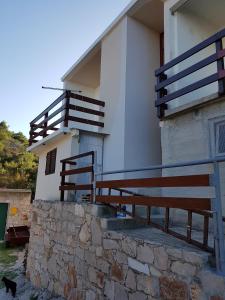 Fotografie z fotogalerie ubytování Apartments by the sea Cove Koromasna, Zirje - 15166 v destinaci Žirje