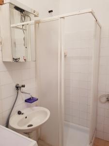 Fotografie z fotogalerie ubytování Apartments by the sea Cove Koromasna, Zirje - 15166 v destinaci Žirje