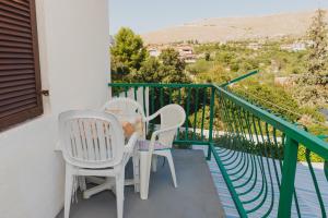 Zdjęcie z galerii obiektu Family friendly seaside apartments Grebastica, Sibenik - 15170 w mieście Grebaštica