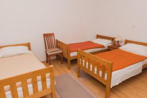 Zdjęcie z galerii obiektu Family friendly seaside apartments Grebastica, Sibenik - 15170 w mieście Grebaštica