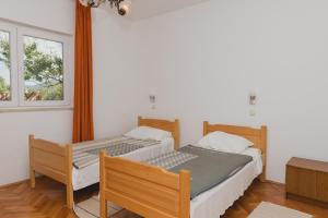 Zdjęcie z galerii obiektu Family friendly seaside apartments Grebastica, Sibenik - 15170 w mieście Grebaštica