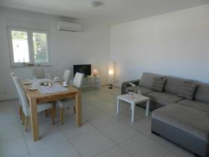 Posedenie v ubytovaní Apartments with a parking space Baska Voda, Makarska - 15214