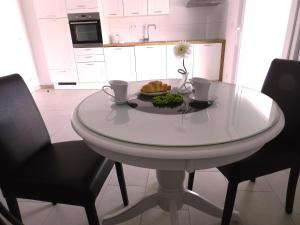 Kuchyňa alebo kuchynka v ubytovaní Apartments with a parking space Baska Voda, Makarska - 15214