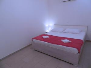 Posteľ alebo postele v izbe v ubytovaní Apartments with a parking space Baska Voda, Makarska - 15214