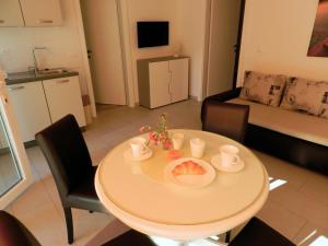 Posedenie v ubytovaní Apartments with a parking space Baska Voda, Makarska - 15214
