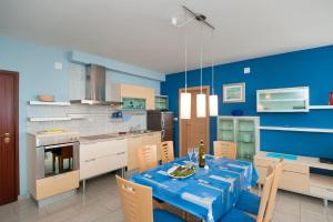 Kuchyň nebo kuchyňský kout v ubytování Apartments by the sea Postira, Brac - 15242